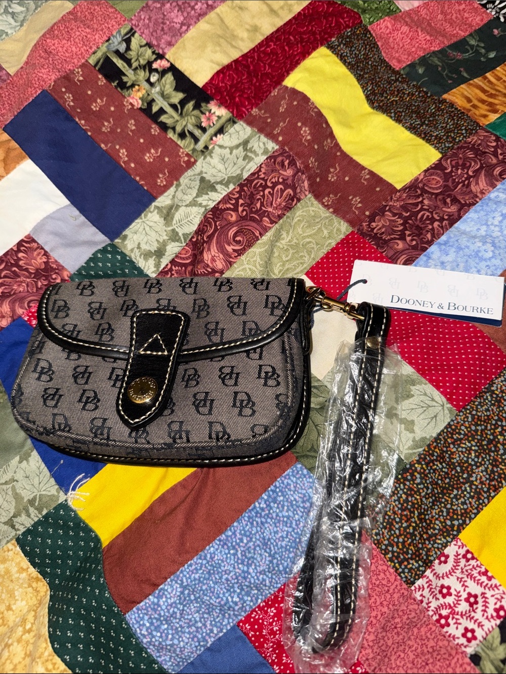 Dooney & Bourke Black & Gray Signature Wristlet gold trim NWT SKU44